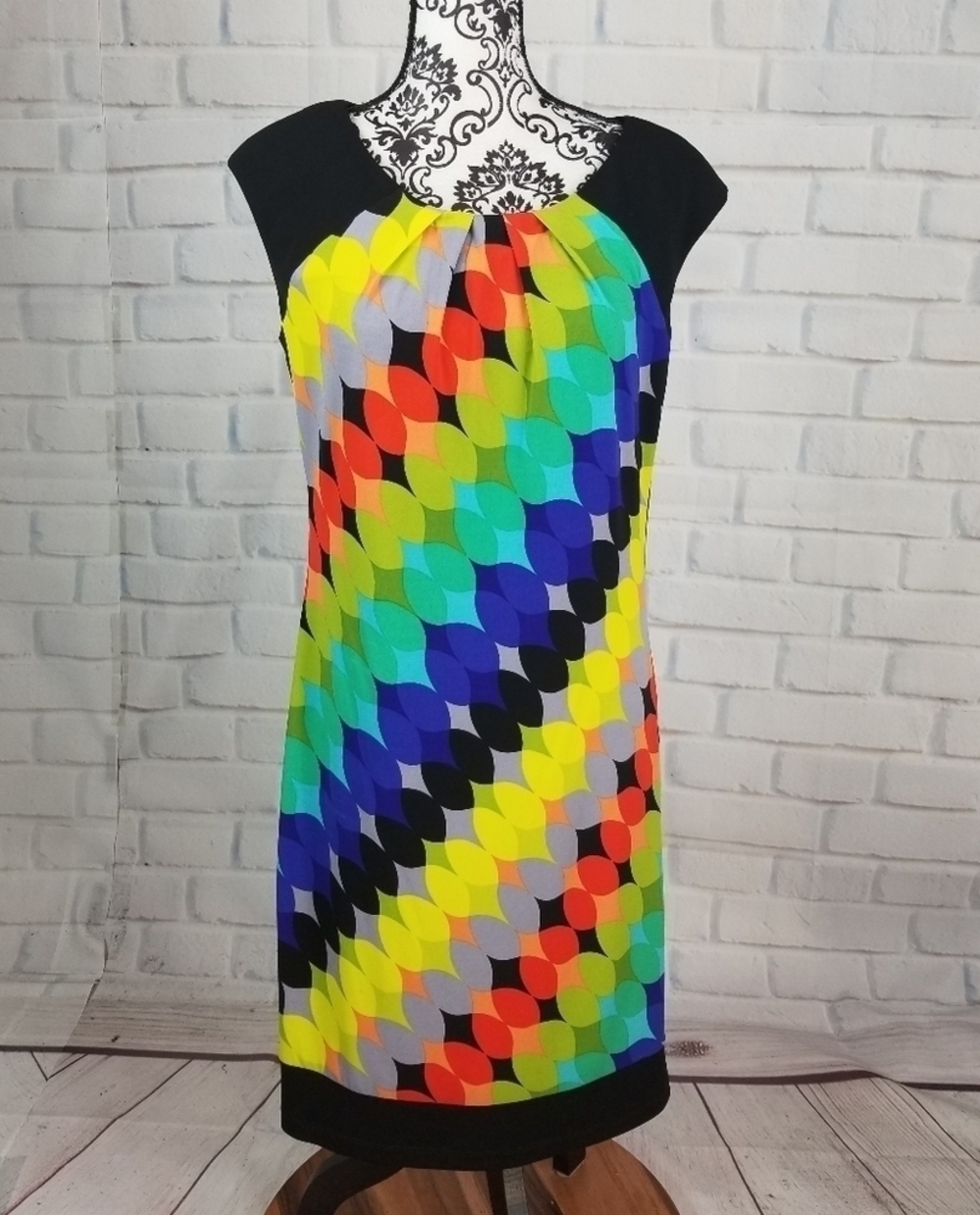London Times size 12 sleeveless dress geo print
